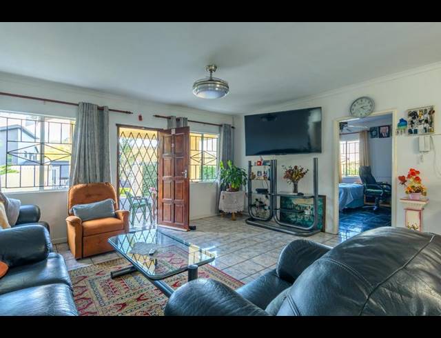 4 BEDROOM HOUSE FOR SALE IN CHASE VALLEY DOWNS